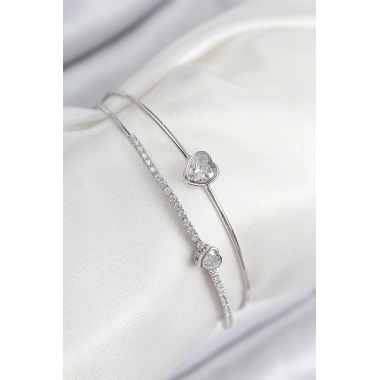 Pirinç Zirkon Taşlı Kalp Model Gümüş Renk Kadın Bileklik