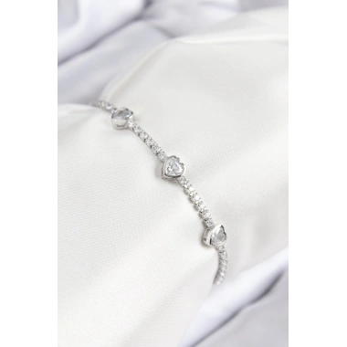 Pirinç Zirkon Taşlı Sıralı Kalp Model Gümüş Renk Asansörlü Kadın Bileklik