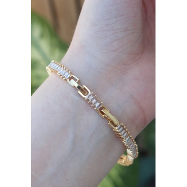 Vip Seri Pirinç Pembe Zirkon Taşlı Gold Renk Baget Model Bileklik