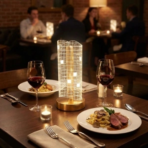 Dalgalı Silindirik Kristal Kareli Model LED Masa Lambası – Gold Tabanlı, Dokunmatik, 3 Renk Işık Modlu, Şarjlı Modern Dekoratif Gece Lambası (5468)