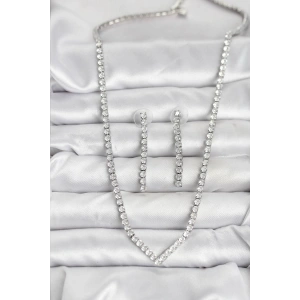 Gümüş Renk Zirkon Taşlı Kadın Kolye Küpe Seti