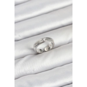 Pirinç Gümüş Renk Zirkon Taşlı Kutup Yıldızı Model Kadın Yüzük