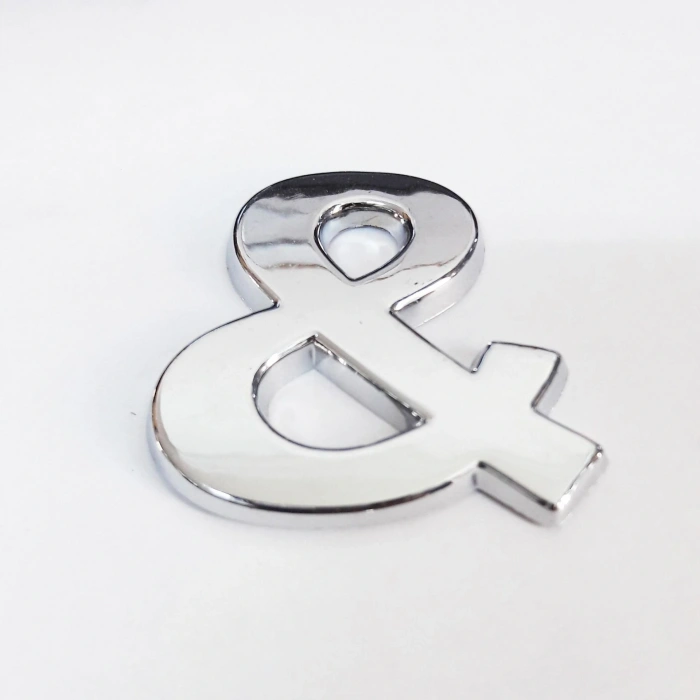 Cemax & İşareti 3,75 Cm Krom Yapışkanlı