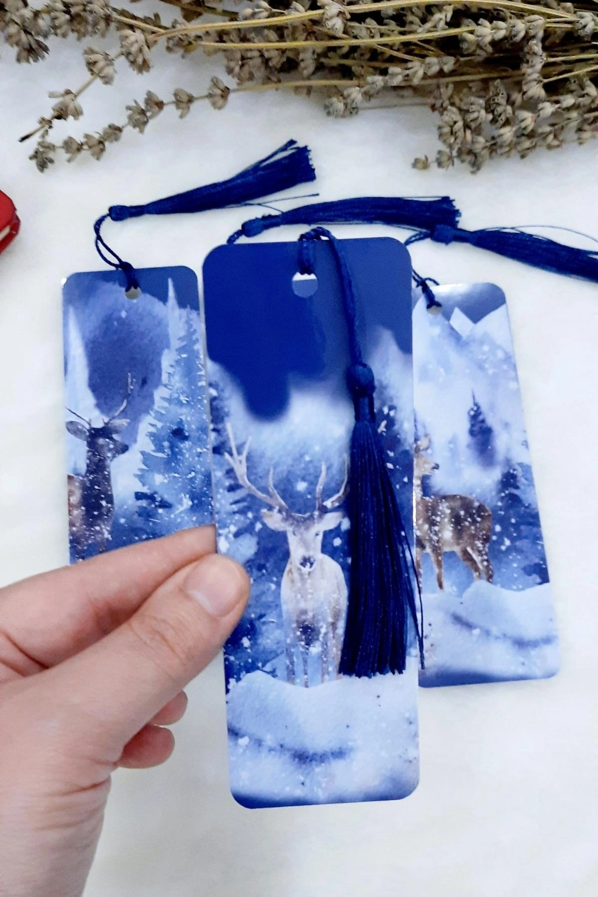 Karlı Ormanda Geyik Manzaralı Yılbaşı Temalı Püsküllü Kitap Ayracı (4 LÜ SET)