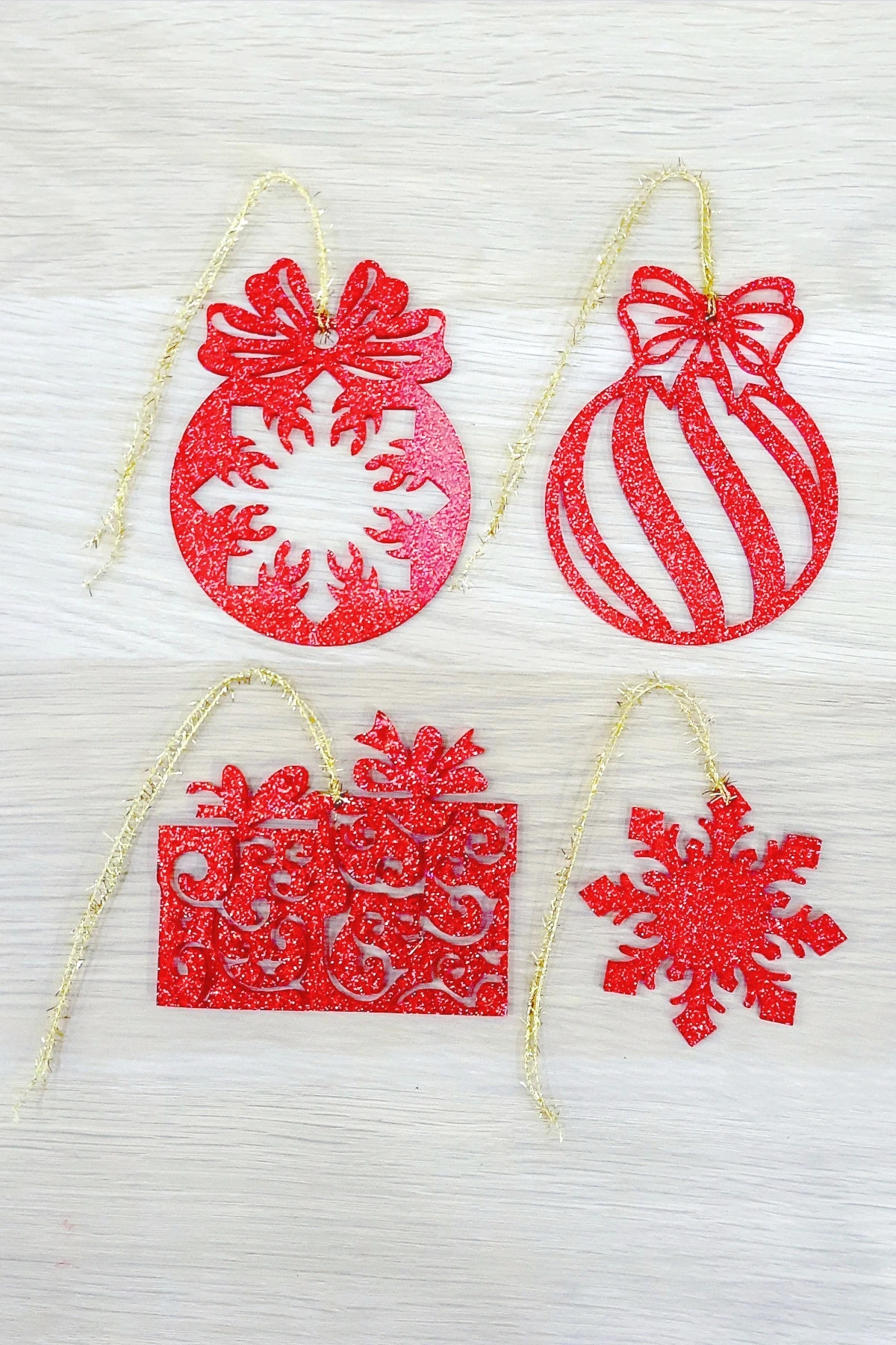 Yılbaşı Temalı Kırmızı Pleksi 4lü Set Ağaç Süsleri