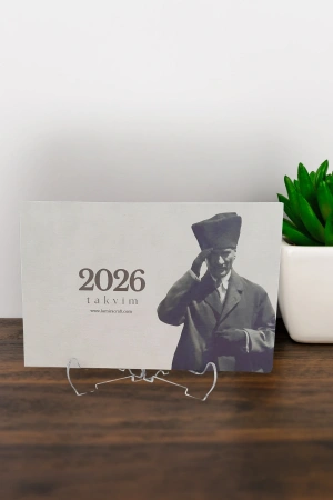 2026 Yılı Nostaljik Atatürk Temalı Standlı Masa Üstü Takvimi
