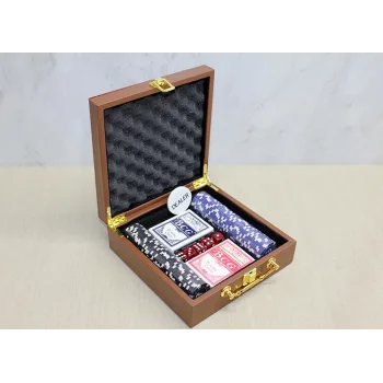 Deri Çantalı 100 Chip Ve 2 Adet İskambil Kağitına Sahip Poker Oyunu Alk4228