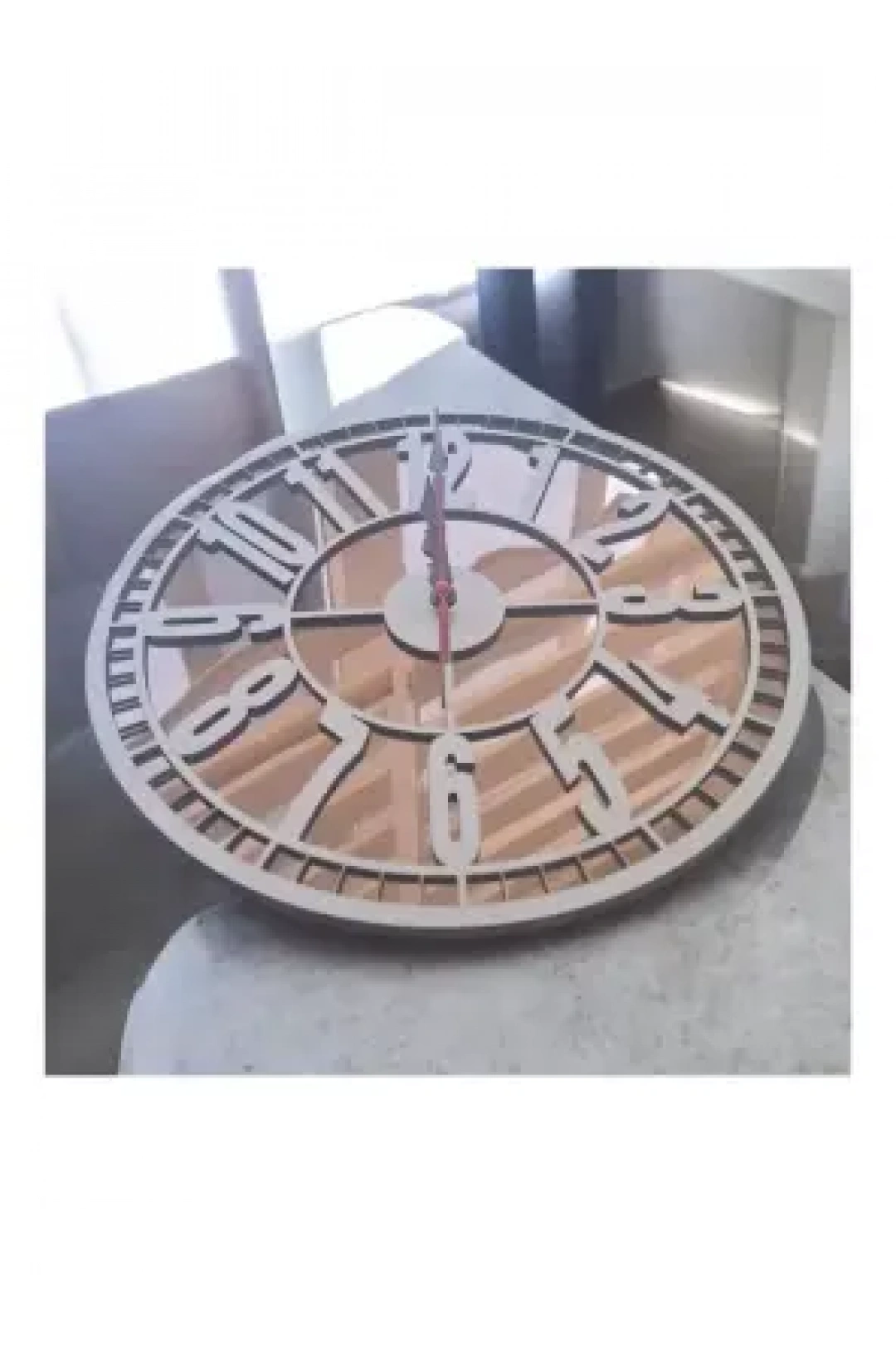 Ebruli Sanat Tasarım Ahşap Üstüne Pleksi Kaplama 3 Boyutlu Rakam Görselli 30 cm Dekorasyon Duvar Saati