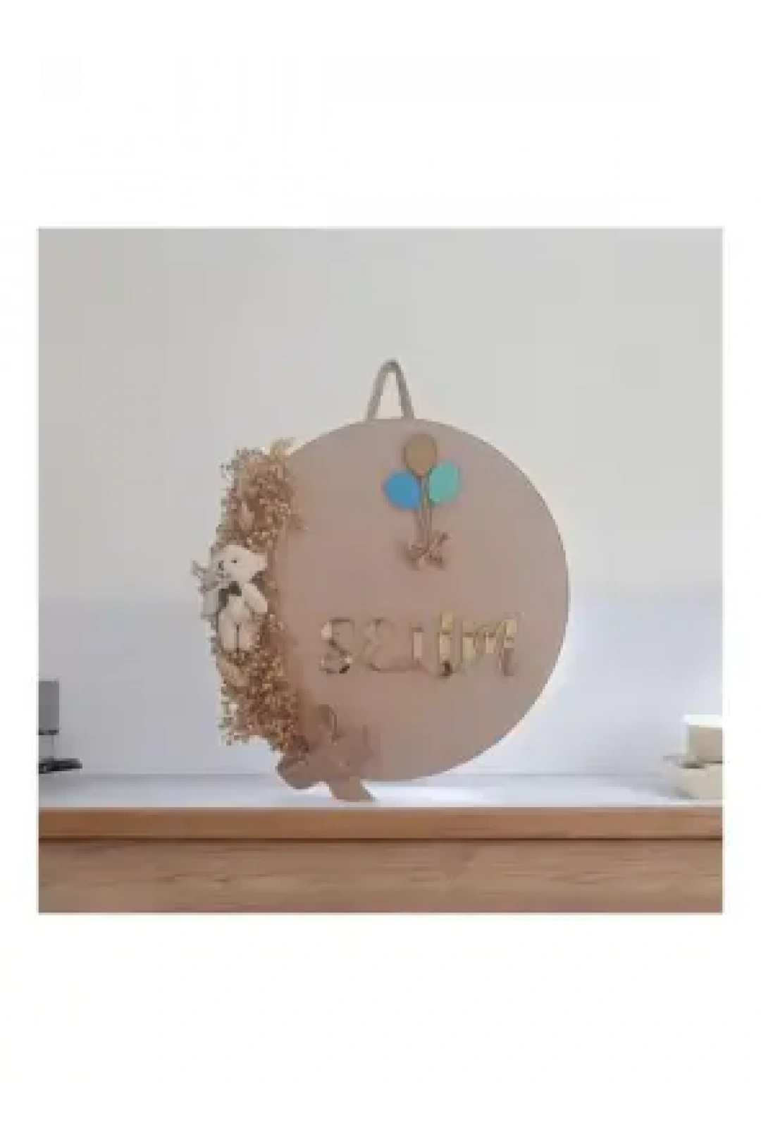 Ebruli Sanat Tasarım Pleksi Üstüne Renkli Pampas Çiçek Ve Ayıcık Detaylı Kişiye Özel Çocuk Odası Kapı Süsü