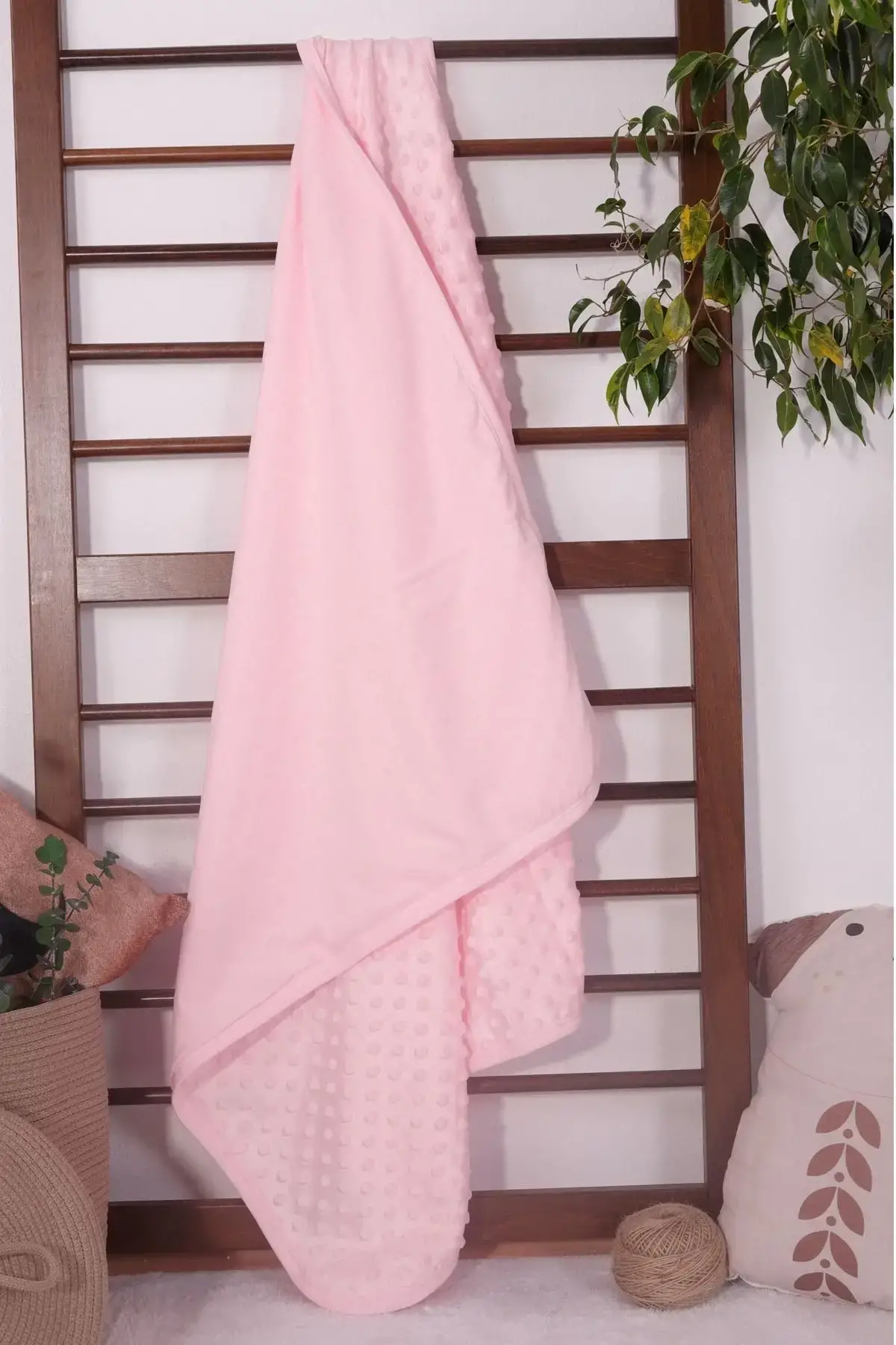 Biyeli Kız Bebek Nohut Battaniye 80*80 Cm - Pembe