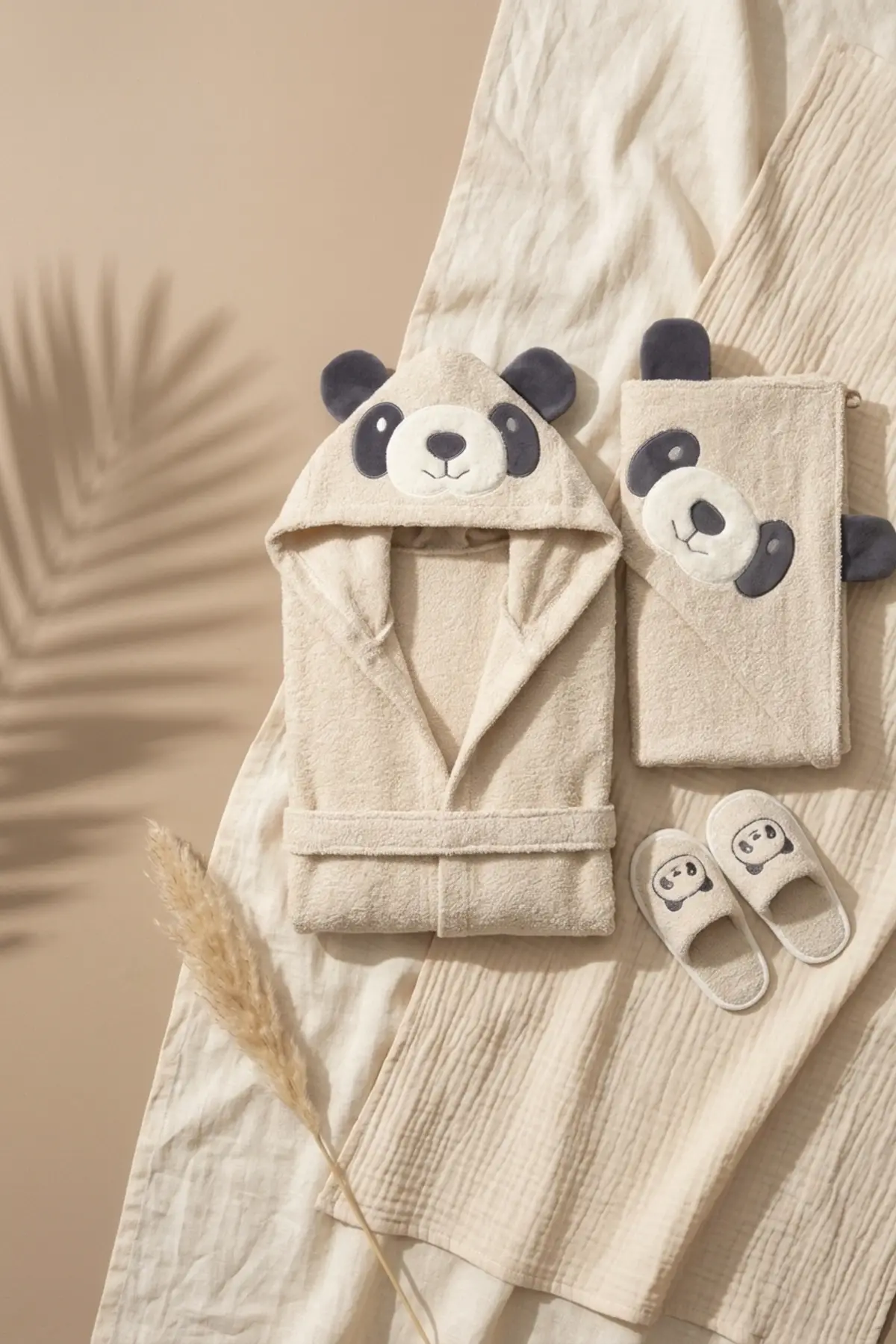 Sevimli Gülen Panda Figürlü Bamboo Bebek Bornoz Seti 0-2 Yaş Kutulu