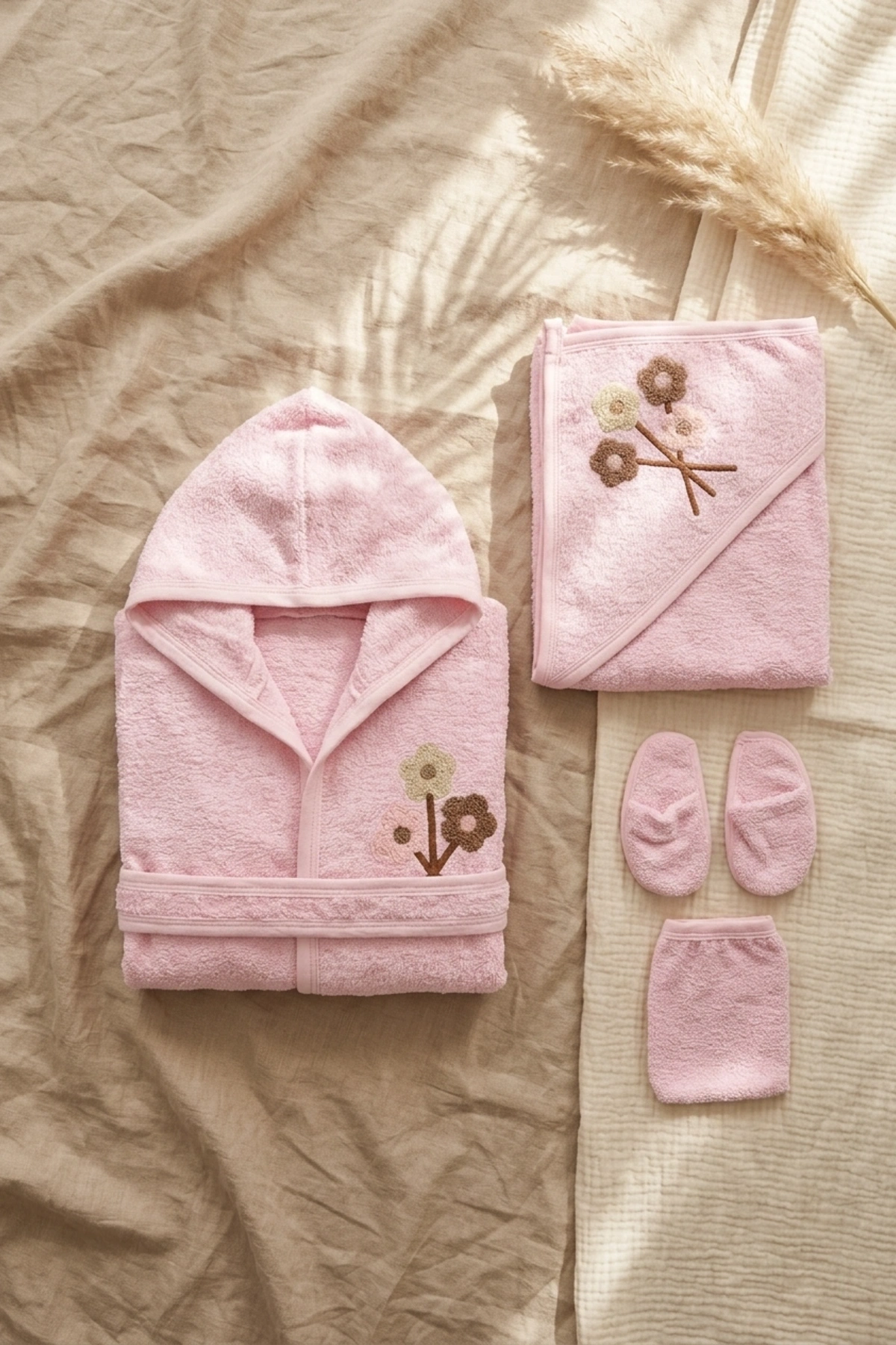 Bloom Soft Pamuklu 4 Parça Nakışlı Bebek Bornoz ve Havlu Seti 2-3 Yaş - Pudra Pembe - Yüksek Emici Yumuşak Doku