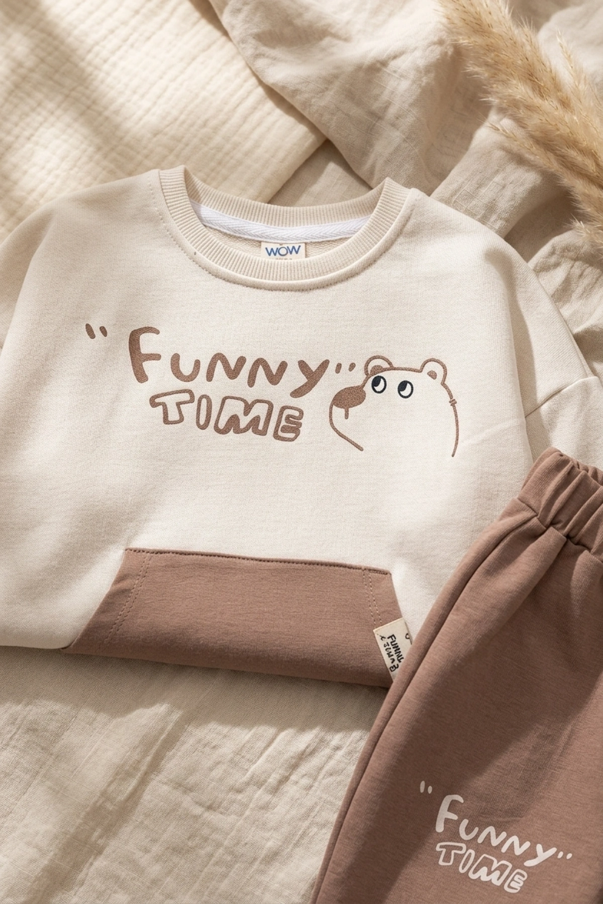 Milo Unisex Çocuk Bej & Ekru Funny Time Ayıcık Baskılı Kanguru Cepli Sweatshirt ve Jogger Alt Üst Takım