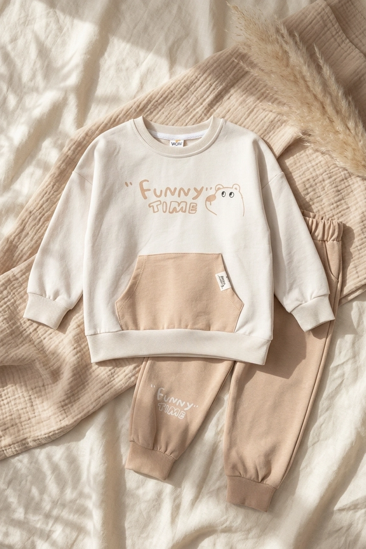Milo Unisex Çocuk Bej & Ekru Funny Time Ayıcık Baskılı Kanguru Cepli Sweatshirt ve Jogger Alt Üst Takım