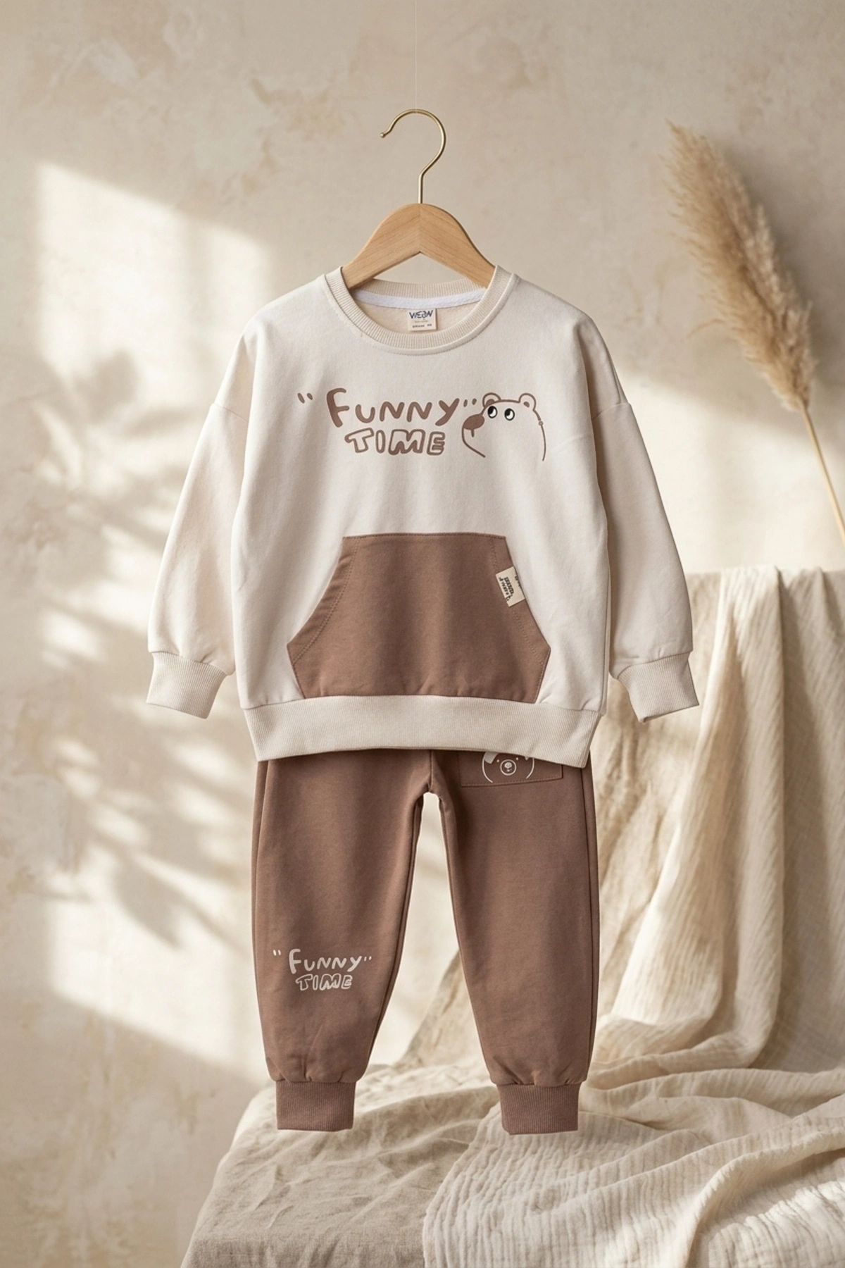 Milo Unisex Çocuk Bej & Ekru Funny Time Ayıcık Baskılı Kanguru Cepli Sweatshirt ve Jogger Alt Üst Takım