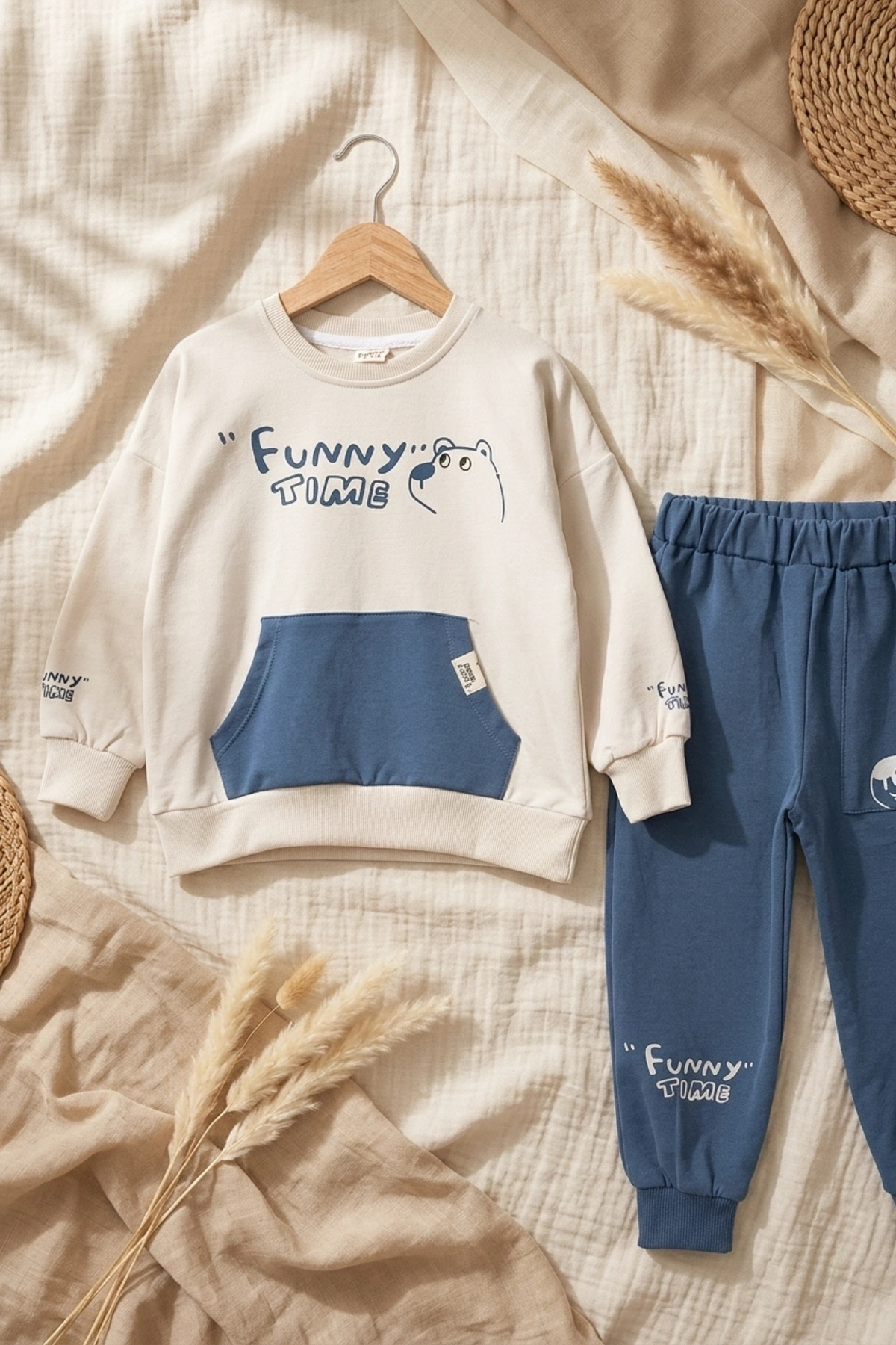 Milo Unisex Çocuk Bej & Mavi Funny Time Ayıcık Baskılı Kanguru Cepli Sweatshirt ve Jogger Alt Üst Takım