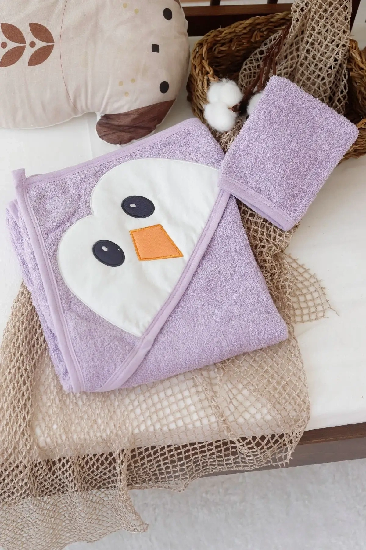 Penguen Nakışlı Unisex Şapka ve Keseli Bebek Banyo Havlusu