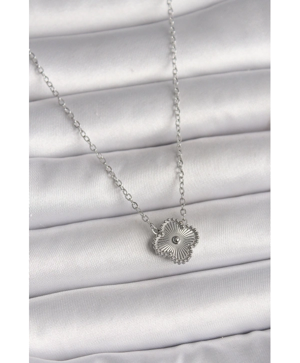 316L Çelik Gümüş Renk İşleme Detaylı Yonca Model Kadın Kolye