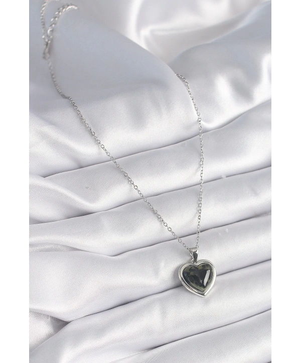 316L Çelik Gümüş Renk Yeşil Mineli Kalp Model Kadın Kolye