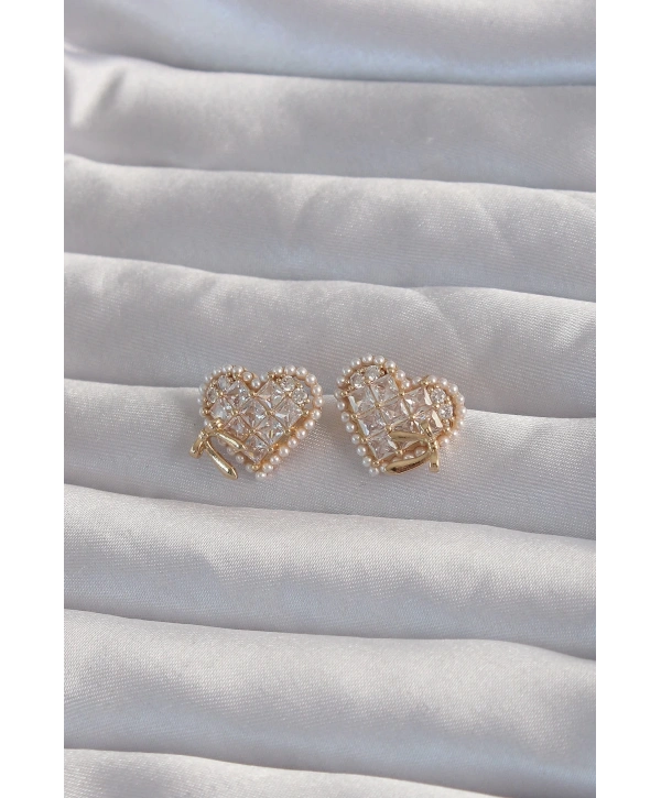 Pirinç Gold Renk Fiyonk Detay İncili Zirkon Taşlı Kalp Küpe