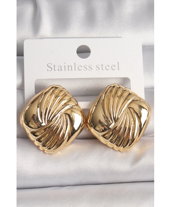 Pirinç Gold Renk İşlemeli Kare Model Kadın Küpe