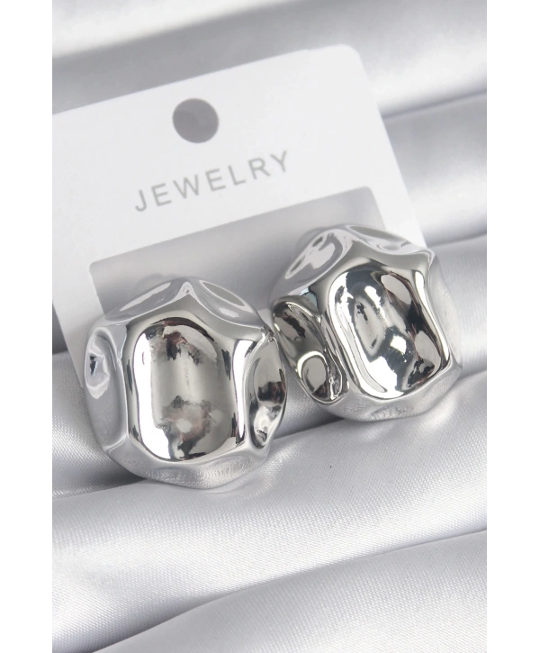 Pirinç Gümüş Renk İşlemeli Top Model Kadın Küpe