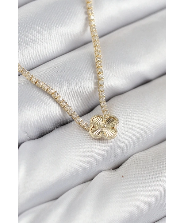 Pirinç Zirkon Taşlı Yonca Model Gold Renk Kadın Kolye