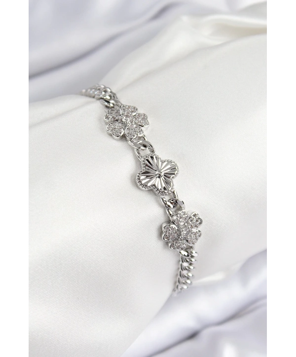 Pirinç Zirkon Taşlı Yonca Model Gümüş Renk Kadın Bileklik