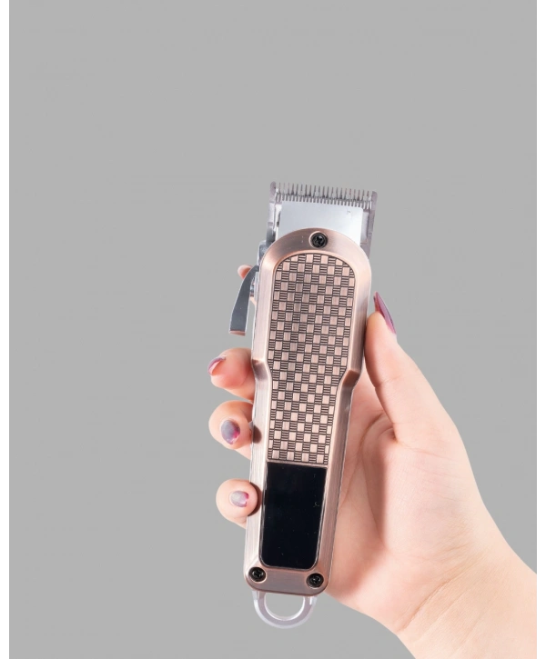 Şarjlı Saç Kesme Makinesi – 4 Kademeli Ayar, LCD Ekran ve Hızlı Şarj Desteği