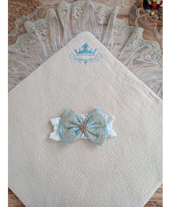 Yenidoğan Kuzulu Taç Nakış Güpürlü Fiyonklu Duvaklı Prizma Taş Unisex Kundak Bebek Battaniyesi