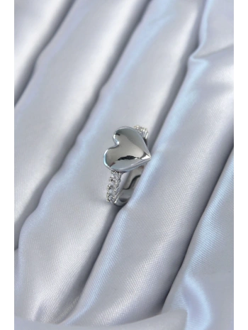 Gümüş Renk Pirinç Zirkon Taşlı Kalp Model Kadın Yüzük