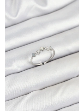 Pirinç Gümüş Renk Minimal Yonca Detaylı Kadın Yüzük