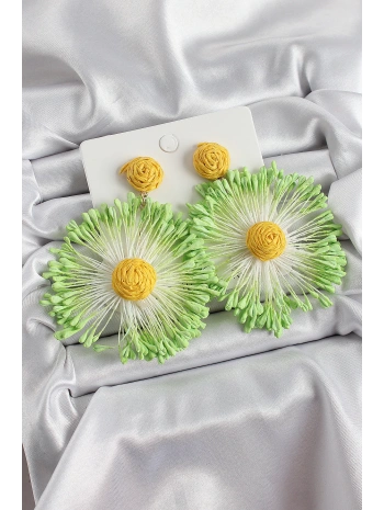 Yeşil Püsküllü Papatya Figürlü Hasır Örgü Model Gold Renk Kadın Küpe