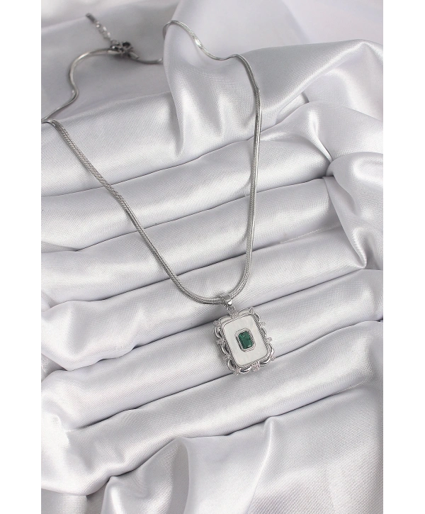 316L Çelik Gümüş Renk İtalyan Zincir Beyaz Sedefli Kare Portre Model Zümrüt Taş Detay Kadın Kolye