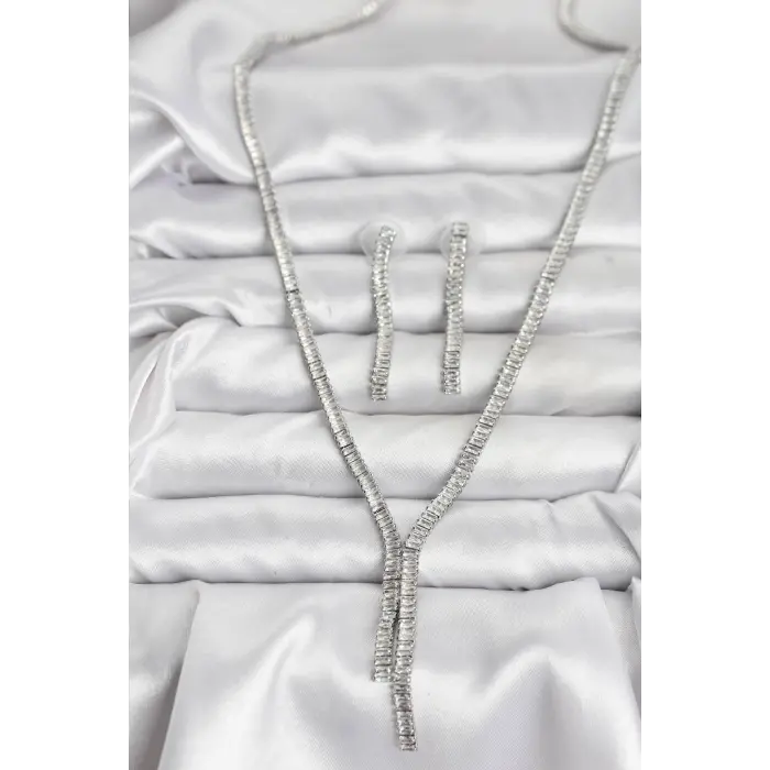 Gümüş Renk Baget Zirkon Taşlı Kadın Kolye Küpe Set