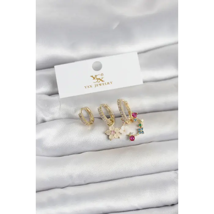 Pirinç Gold Renk Çiçek Model 3lü Kadın Küpe