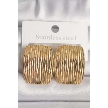 Pirinç Gold Renk İşlemeli Kare Plaka Model Kadın Küpe