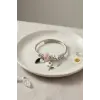 Beyaz Çiçek Charmlı Bileklik