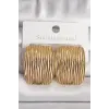Pirinç Gold Renk İşlemeli Kare Plaka Model Kadın Küpe