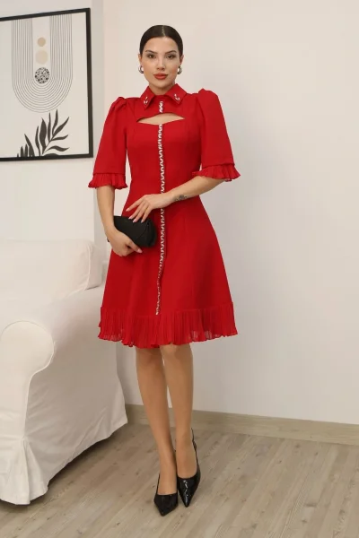 Göğüs Dekolteli El İşlemeli Gömlek Yaka Elbise 2310-Kırmızı