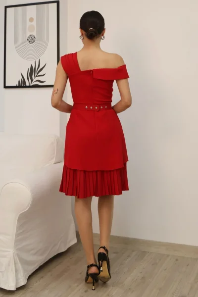Tek Omuzlu Eteği Piliseli Kemerli Midi Elbise 2373-Kırmızı