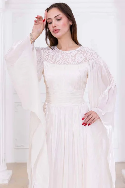 Dantel ve Pelerin Detaylı İşlemeli Abiye Elbise 2762-Bej