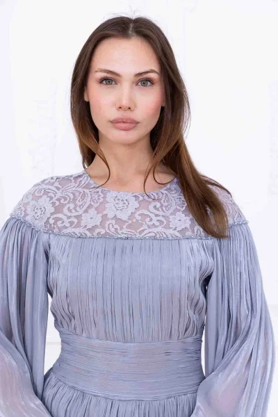 Dantel ve Pelerin Detaylı İşlemeli Abiye Elbise 2762-Gri