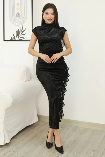 Çiçek Broşlu Fırfır Detaylı Kadife Abiye Elbise 6062-Siyah