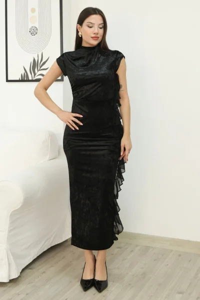 Çiçek Broşlu Fırfır Detaylı Kadife Abiye Elbise 6062-Siyah