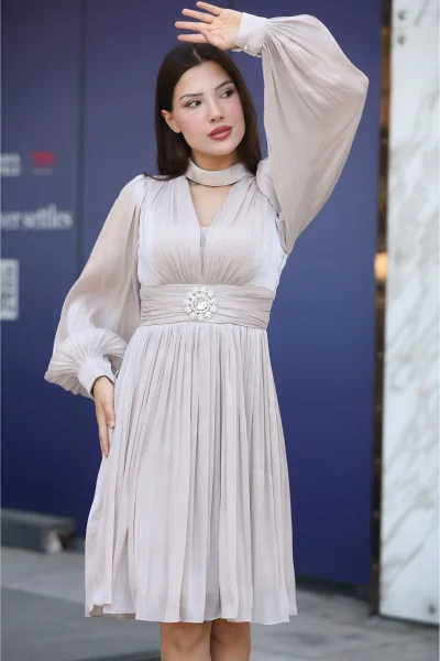 Aksesuar Detaylı Diz Boyu Abiye Elbise 2352-Bej