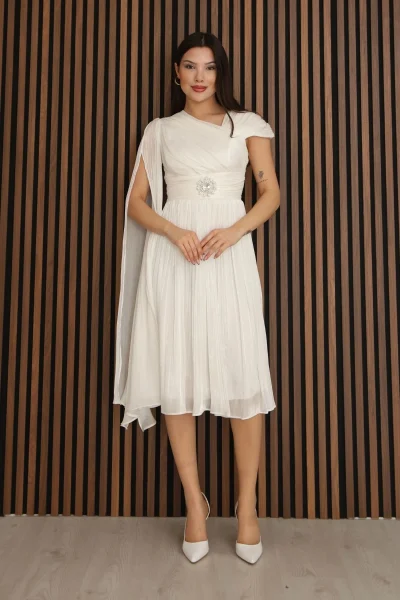 Asimetrik Yaka Büzgü Detaylı Pelerinli Midi Abiye Elbise 2353-Beyaz