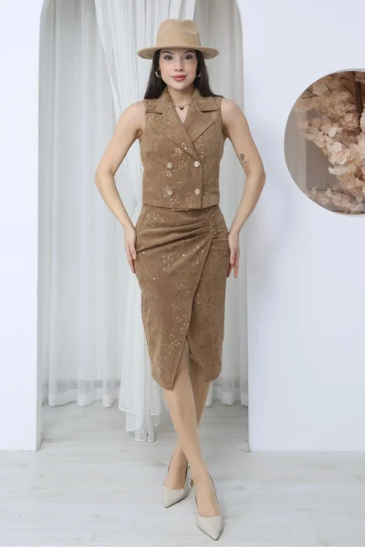 Payet ve Nakış Detaylı Pileli Kruvaze Yelekli Premium Midi Takım 6076-Kahverengi
