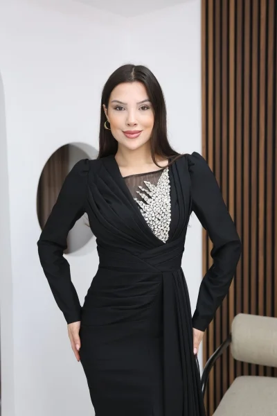 Taş İşlemeli ve Pile Detaylı Pelerinli Abiye Elbise 2312-Siyah