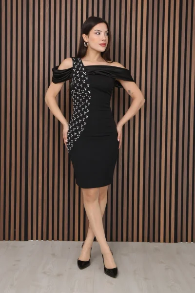 Asimetrik Tek Omuz Taş Detaylı Saten Pileli Mini Elbise DP5998-Siyah